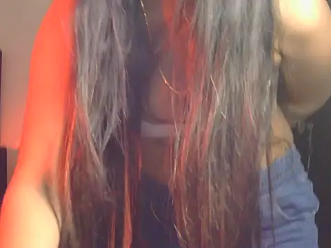 Snapshot of pari_darling chatting on April 13, 2026, 4:55 pm pari darling online show from April 13, 2026, 4:55 pm