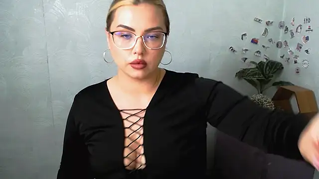 AminaSoul  online show from May 13, 2026, 1:07 pm