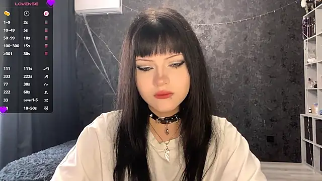 Snapshot of EmilyEmbears chatting on May 13, 2026, 5:58 am EmilyEmbears online show from May 13, 2026, 5:58 am