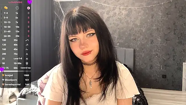 Snapshot of EmilyEmbears chatting on May 21, 2026, 6:44 am EmilyEmbears online show from May 21, 2026, 6:44 am