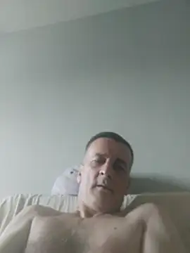 Snapshot of kfghbolt chatting on April 1, 2026, 3:20 pm kfghbolt online show from April 1, 2026, 3:20 pm