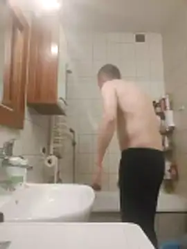 Snapshot of kfghbolt chatting on April 3, 2026, 9:49 am kfghbolt online show from April 3, 2026, 9:49 am