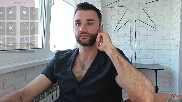 Snapshot of DaddySlava chatting on June 18, 2026, 5:18 pm DaddySlava online show from June 18, 2026, 5:18 pm