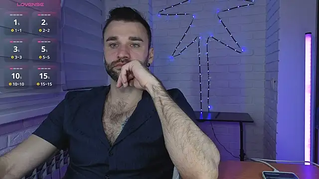 Snapshot of DaddySlava chatting on June 17, 2026, 6:18 pm DaddySlava online show from June 17, 2026, 6:18 pm