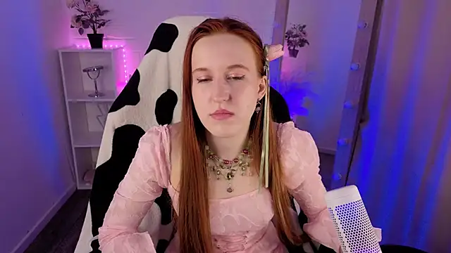 Snapshot of EvaBellea chatting on April 8, 2026, 1:12 pm EvaBellea online show from April 8, 2026, 1:12 pm