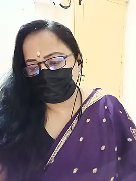 Snapshot of monisha_cam chatting on July 8, 2026, 4:40 pm monisha cam online show from July 8, 2026, 4:40 pm