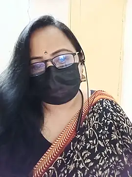 Snapshot of monisha_cam chatting on June 18, 2026, 5:40 pm monisha cam online show from June 18, 2026, 5:40 pm