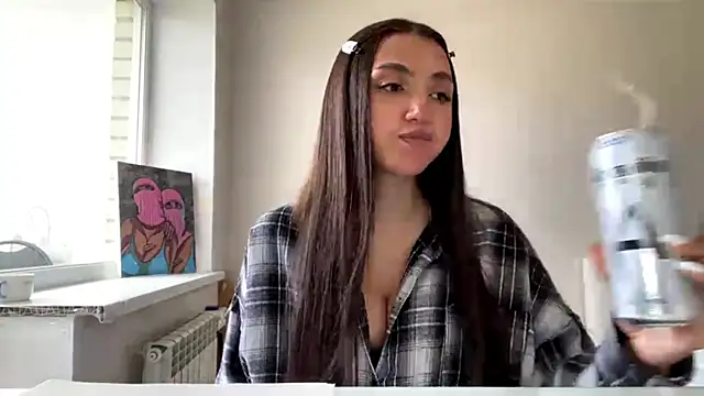 Snapshot of AlvinaMair chatting on April 29, 2026, 7:12 am AlvinaMair online show from April 29, 2026, 7:12 am