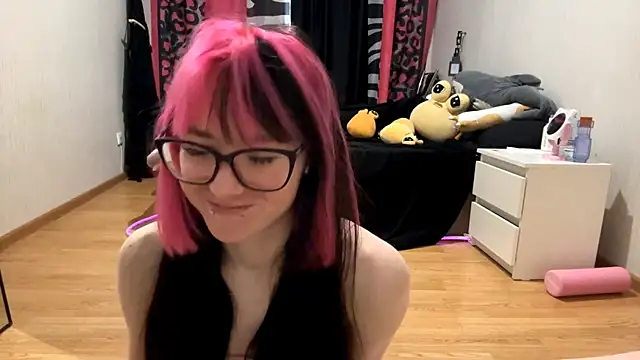 Snapshot of WifeAileen chatting on April 9, 2026, 6:04 am WifeAileen online show from April 9, 2026, 6:04 am