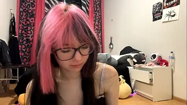 Snapshot of WifeAileen chatting on May 2, 2026, 5:12 am WifeAileen online show from May 2, 2026, 5:12 am