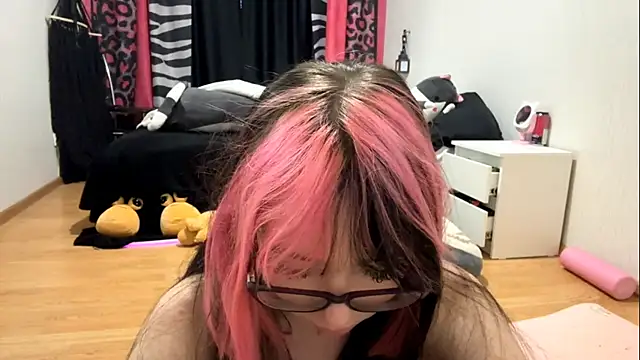 Snapshot of WifeAileen chatting on May 11, 2026, 4:04 pm WifeAileen online show from May 11, 2026, 4:04 pm