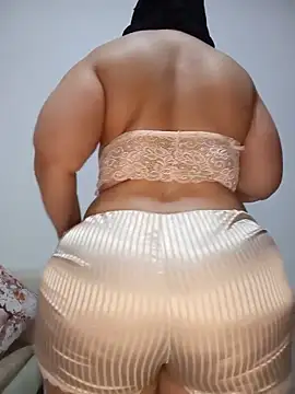 Sexy yassimna online show from June 3, 2026, 8:57 pm