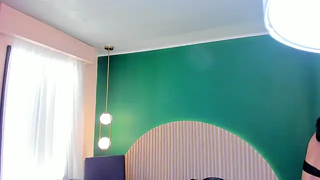 Alicecoule  online show from May 28, 2026, 11:49 am