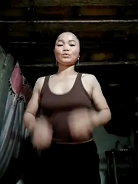 Tieuvy122 online show from May 13, 2026, 11:23 pm
