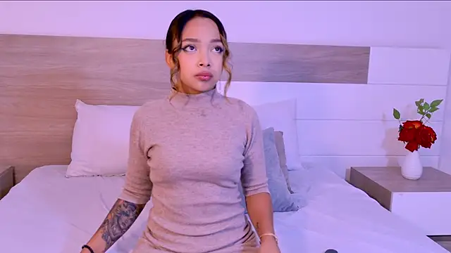 LaraBelmon online show from April 11, 2026, 8:56 pm