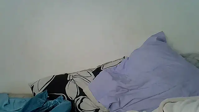 Snapshot of SexySlender_98 chatting on April 24, 2026, 11:51 pm SexySlender 98 online show from April 24, 2026, 11:51 pm