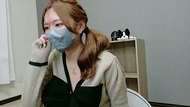 Snapshot of YUA_0425 chatting on April 28, 2026, 5:17 pm YUA 0425 online show from April 28, 2026, 5:17 pm