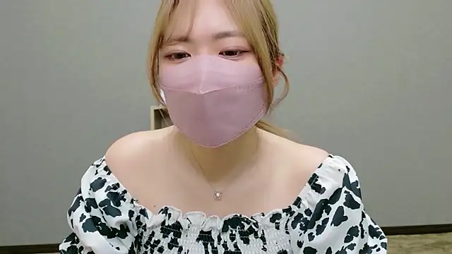 Snapshot of YUA_0425 chatting on June 24, 2026, 2:10 am YUA 0425 online show from June 24, 2026, 2:10 am