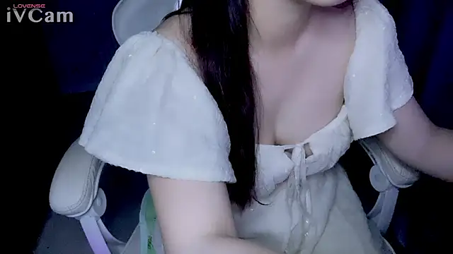 Snapshot of Milk_xoxo chatting on April 10, 2026, 7:32 pm Milk xoxo online show from April 10, 2026, 7:32 pm