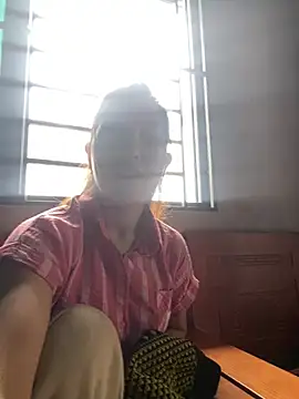 Huonglyna online show from May 12, 2026, 1:46 am