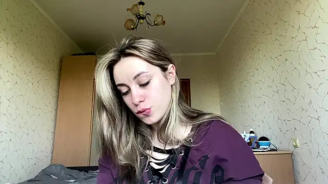 SpringSummers online show from May 4, 2026, 7:11 am