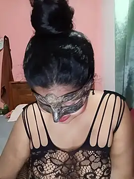Snapshot of Maskedcurves chatting on June 10, 2026, 8:26 am Maskedcurves online show from June 10, 2026, 8:26 am