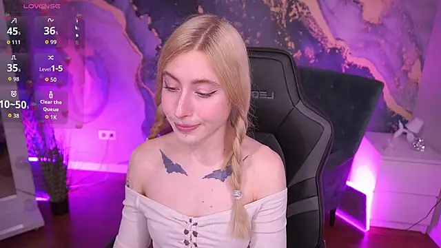 MelaniiePlay online show from April 20, 2026, 1:13 pm