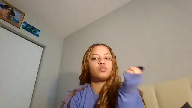 madzbailey online show from May 15, 2026, 3:32 pm
