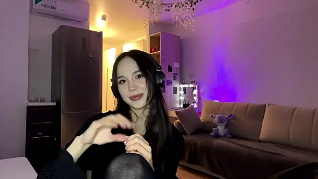 Elizabetswan online show from April 17, 2026, 10:23 pm