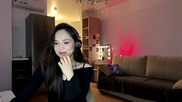 Elizabetswan online show from April 18, 2026, 10:54 pm