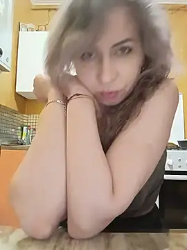 Snapshot of TaynaSecret chatting on May 23, 2026, 8:41 pm TaynaSecret online show from May 23, 2026, 8:41 pm