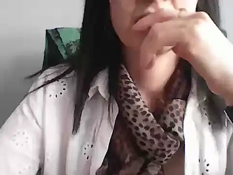 Snapshot of sara_41 chatting on April 13, 2026, 9:02 am sara 41 online show from April 13, 2026, 9:02 am