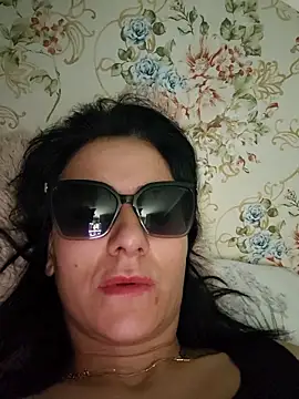 Snapshot of sara_41 chatting on April 5, 2026, 8:21 am sara 41 online show from April 5, 2026, 8:21 am