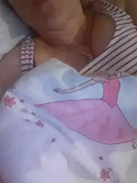 Snapshot of sara_41 chatting on April 15, 2026, 9:04 pm sara 41 online show from April 15, 2026, 9:04 pm