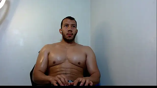 Snapshot of georgeholl chatting on April 21, 2026, 6:14 pm georgeholl online show from April 21, 2026, 6:14 pm