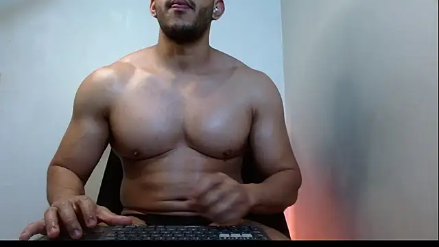 Snapshot of georgeholl chatting on May 18, 2026, 8:57 pm georgeholl online show from May 18, 2026, 8:57 pm