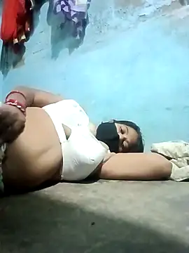 SEEMA 012 online show from April 22, 2026, 8:26 pm