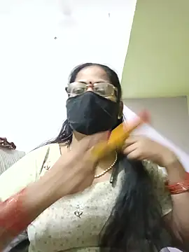 SEEMA 012 online show from May 26, 2026, 4:21 am