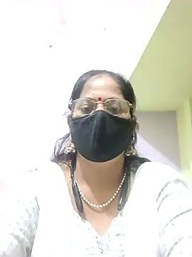 SEEMA 012 online show from May 15, 2026, 4:54 am