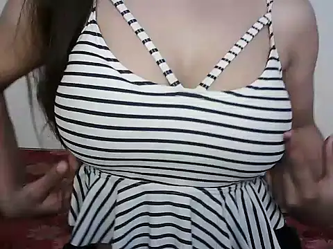 Snapshot of Latina_pihu chatting on April 9, 2026, 6:15 am Latina pihu online show from April 9, 2026, 6:15 am