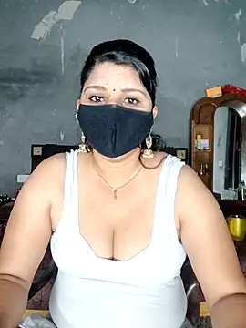 Snapshot of Riyashrma001 chatting on April 11, 2026, 5:27 pm Riyashrma001 online show from April 11, 2026, 5:27 pm