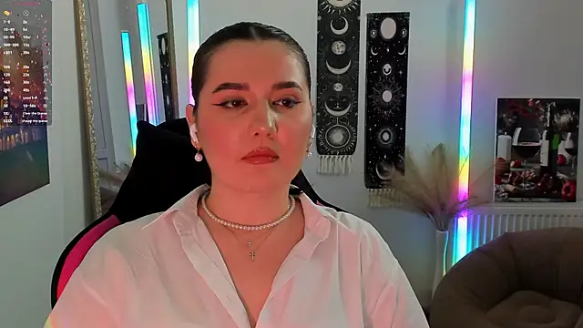 SourCherry   online show from May 19, 2026, 11:39 am