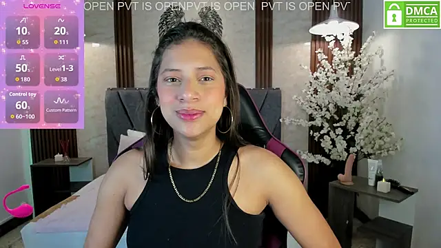 Snapshot of Atiena_ chatting on April 28, 2026, 7:29 pm Atiena online show from April 28, 2026, 7:29 pm