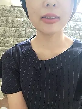 xx Honoka xx online show from April 13, 2026, 1:09 am