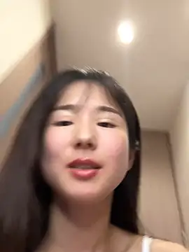 Hinako 0012 online show from April 28, 2026, 4:39 am