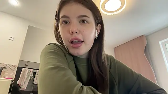 Meryblanks online show from April 10, 2026, 9:16 am