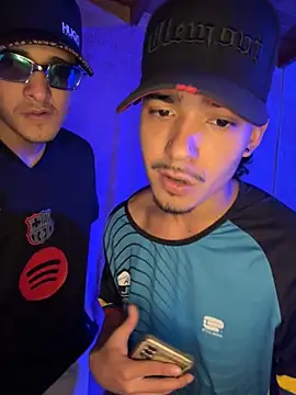 Snapshot of Cuteathleticboys chatting on April 21, 2026, 9:32 pm Cuteathleticboys online show from April 21, 2026, 9:32 pm