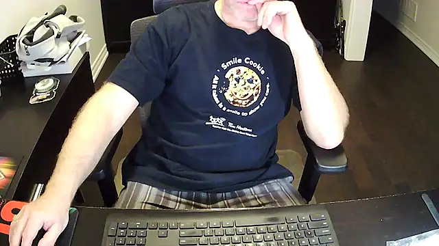 Shalun2000 online show from May 25, 2026, 3:06 am