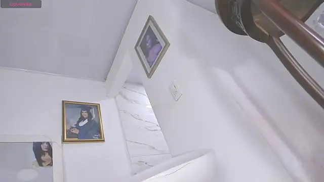amazing vivi online show from August 1, 2026, 10:52 pm