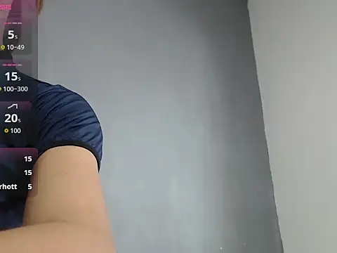 Snapshot of Emily_Nour chatting on April 19, 2026, 5:41 am Emily Nour online show from April 19, 2026, 5:41 am